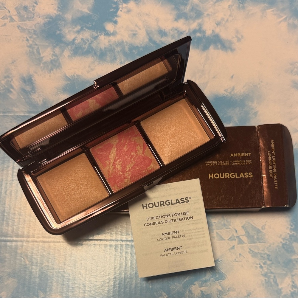 Hourglass Ambient Lighting Palette - Luminous Edit